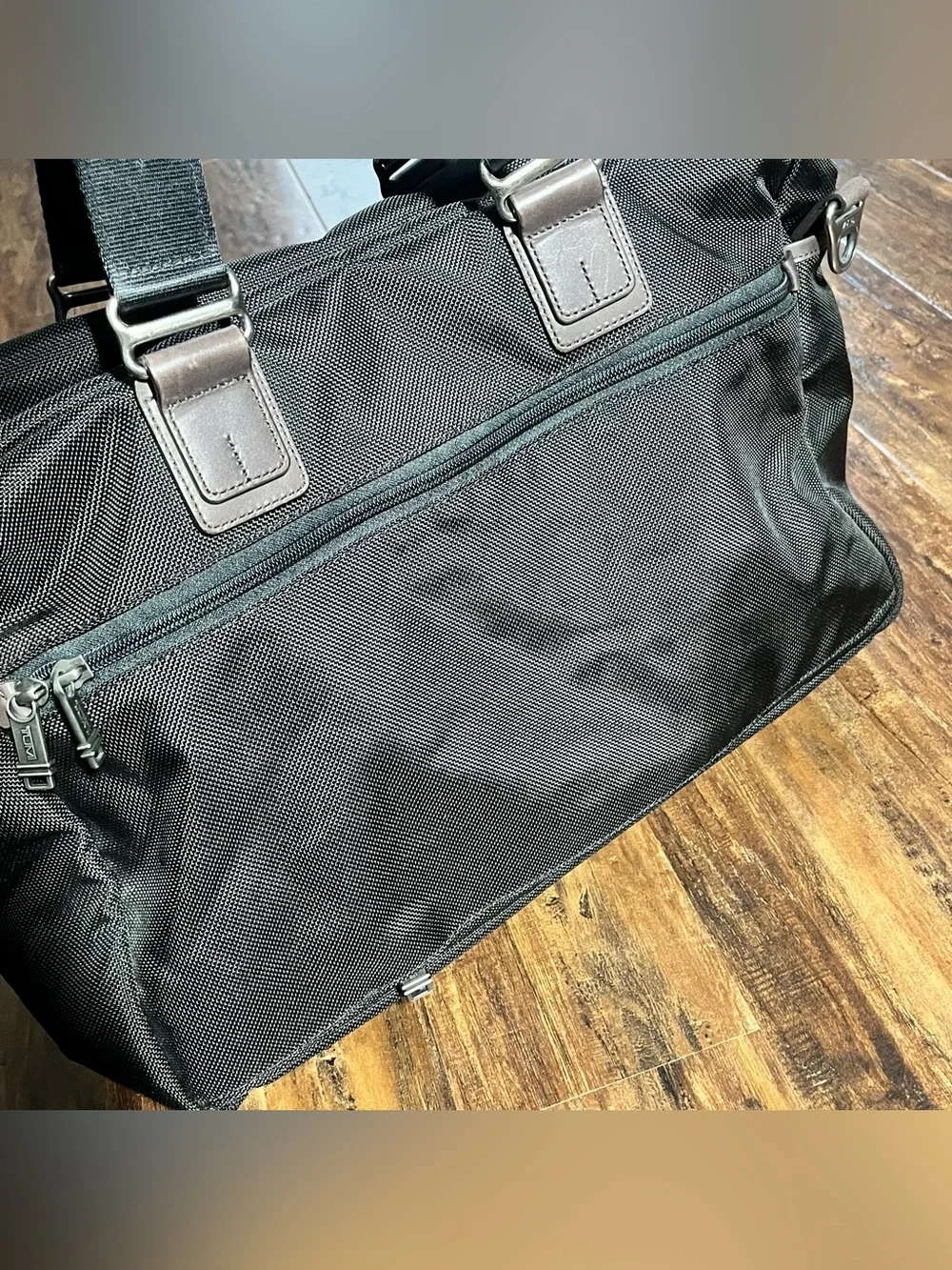Tumi Alpha Bravo Everett Duffel Black Brown EXCELLENT 22340HKH